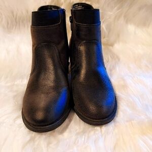 Vintage 7 EIGHT Black ankle booties sz 6M